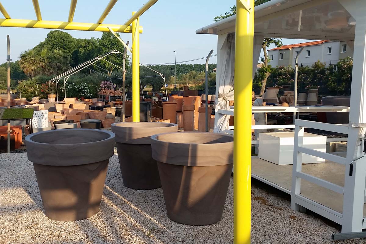 Poteries et Pergola jaune